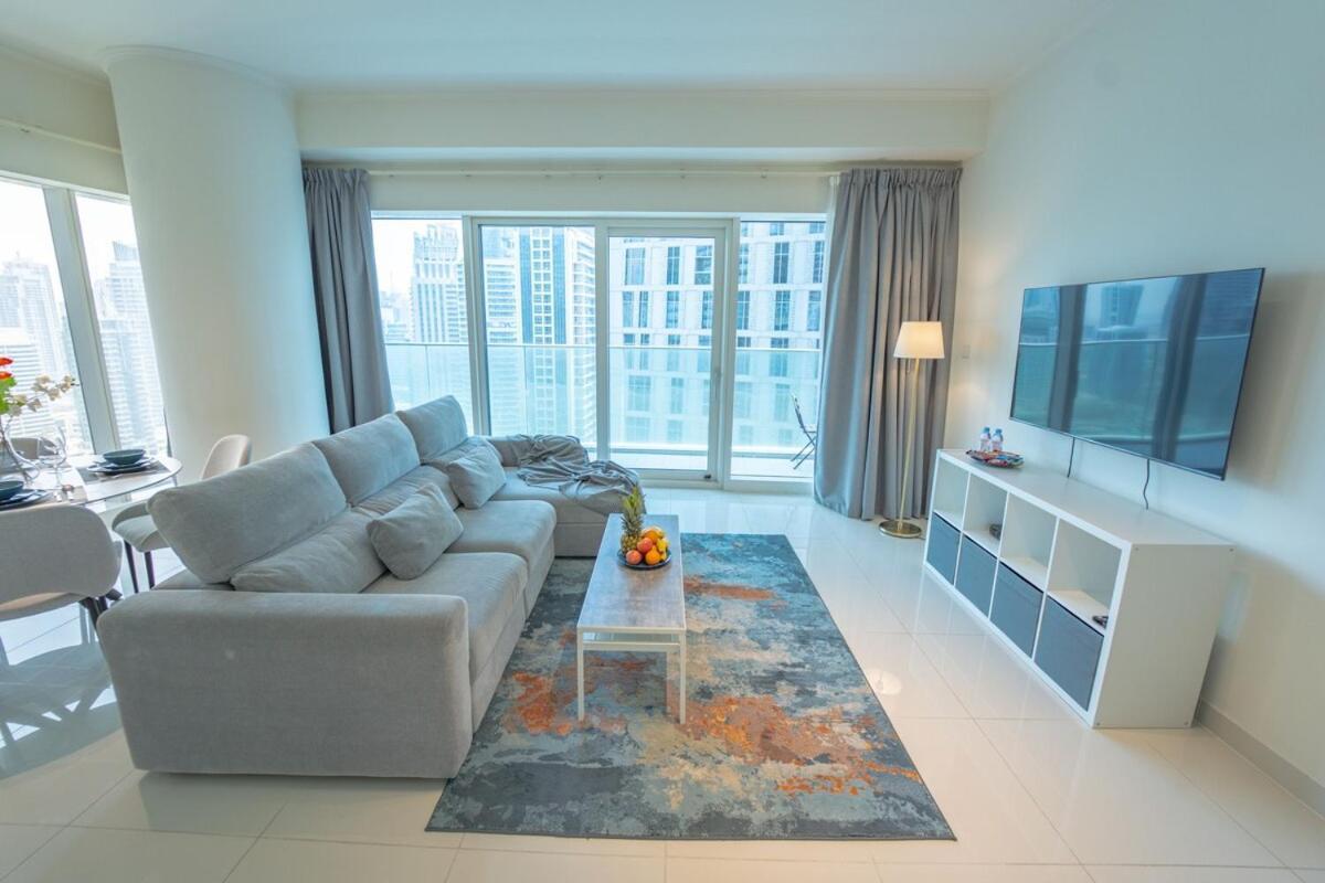 Aws Holiday Homes - Unique Views At Damac Heights Дубай Экстерьер фото