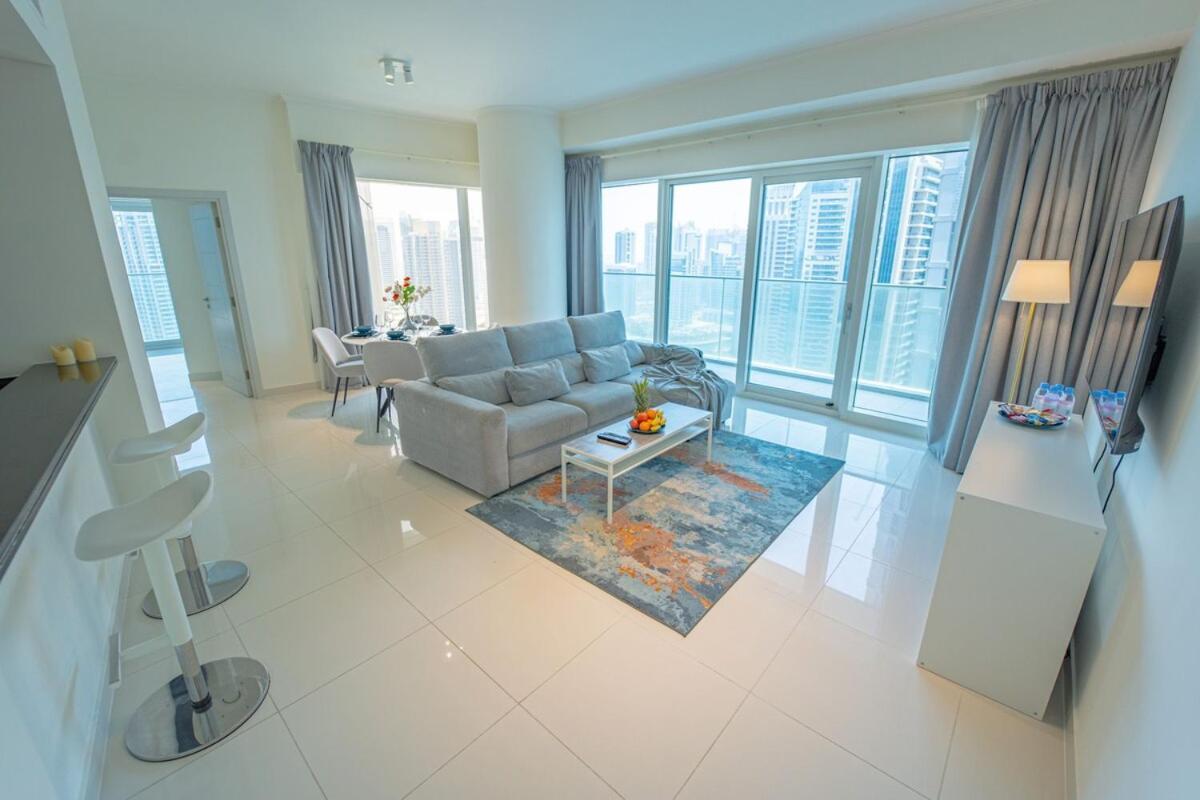 Aws Holiday Homes - Unique Views At Damac Heights Дубай Экстерьер фото
