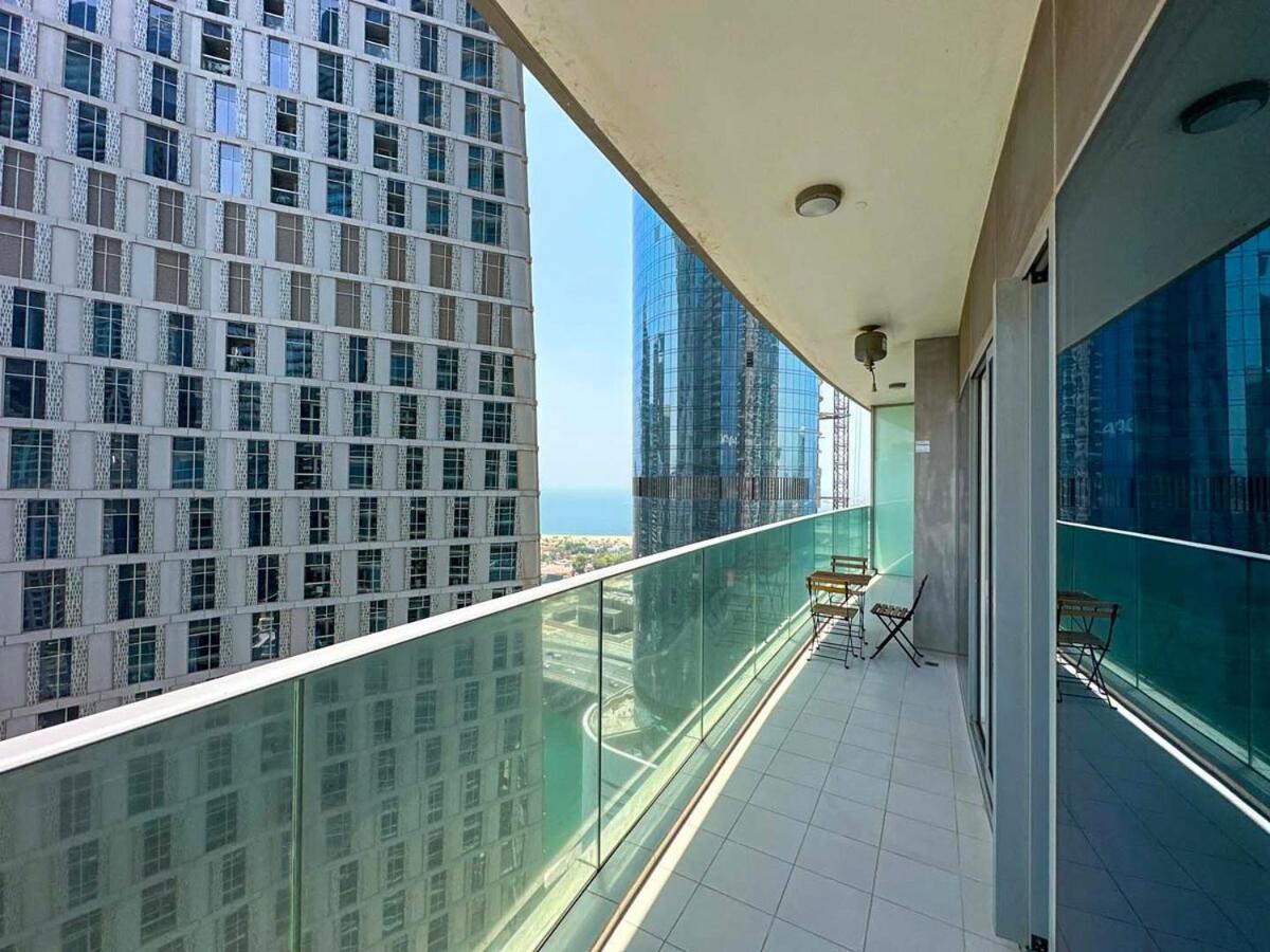 Aws Holiday Homes - Unique Views At Damac Heights Дубай Экстерьер фото