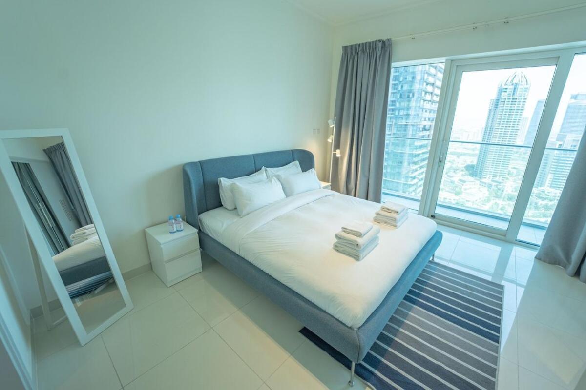 Aws Holiday Homes - Unique Views At Damac Heights Дубай Экстерьер фото