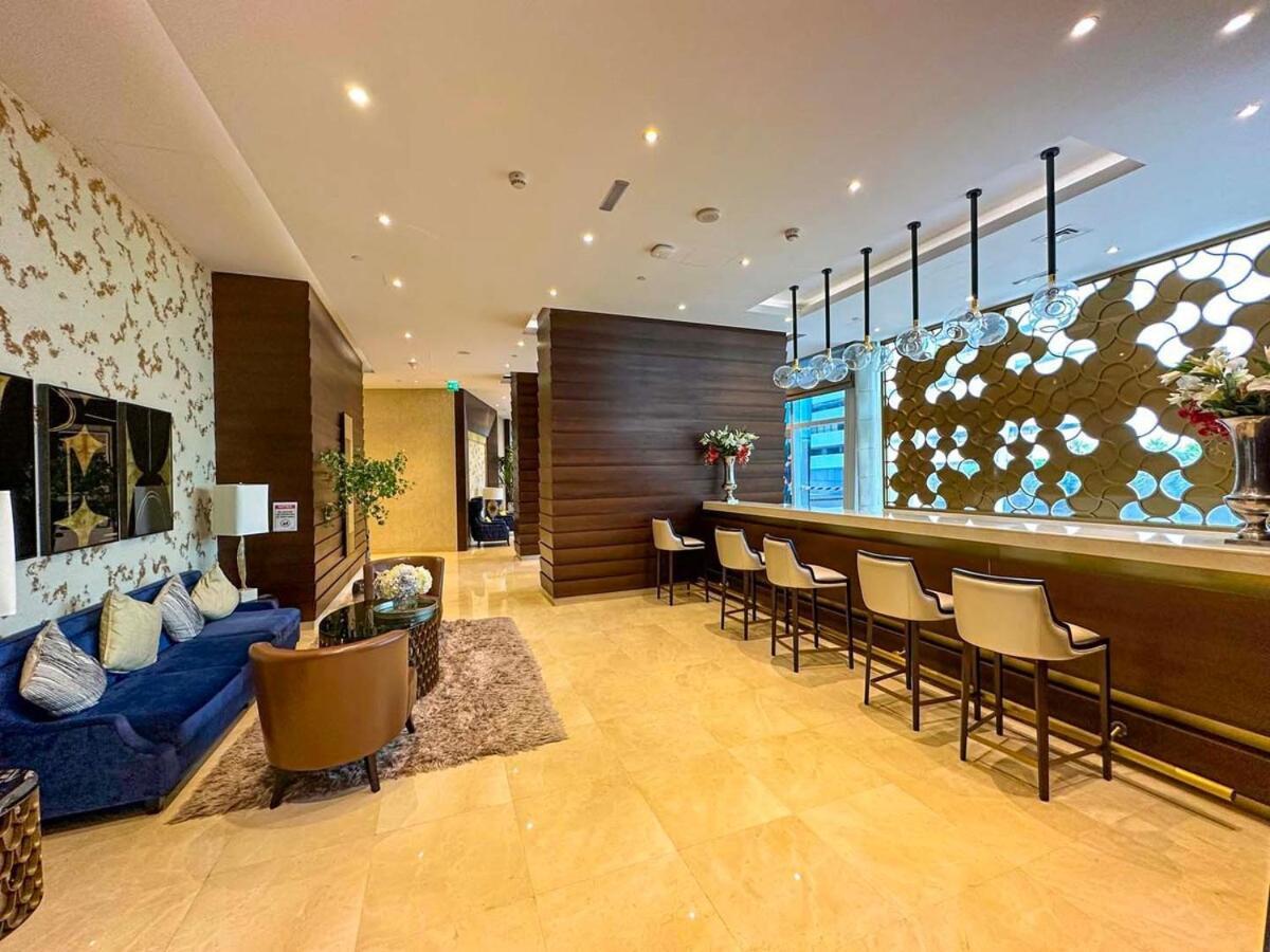Aws Holiday Homes - Unique Views At Damac Heights Дубай Экстерьер фото